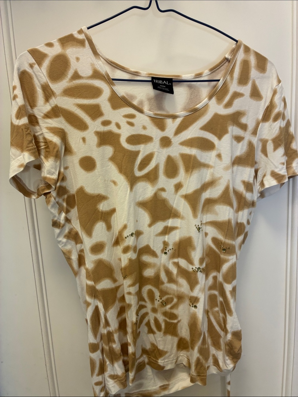Tribal Floral Rhinestone Ruched Side Short Sleeve Top M ⭐️TSTOP7